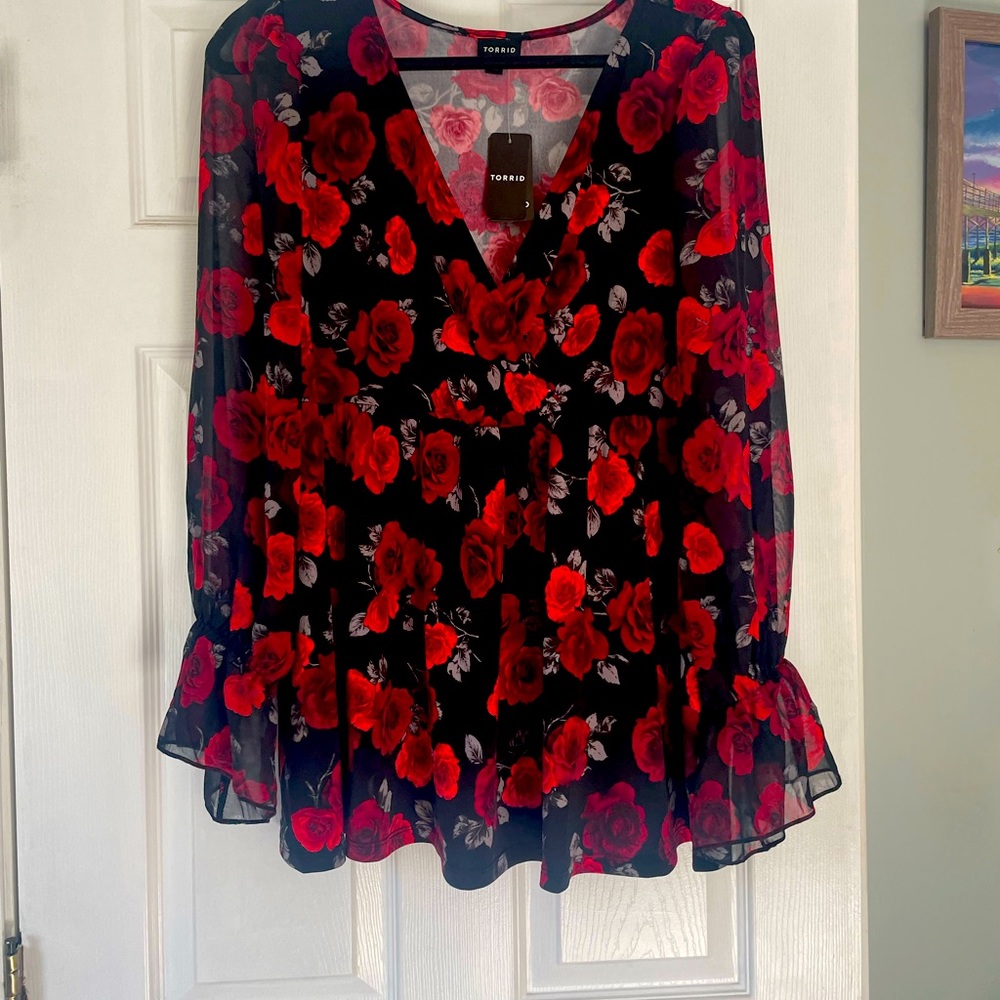 New with tags torrid floral shirt